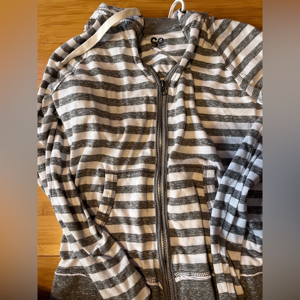 Junior L zip up
